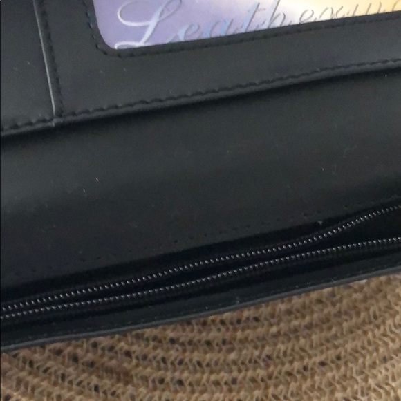 Black wallet - Picture 2 of 4